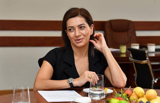 Աննա Հակոբյանը պատրաստվում է էլի փչել