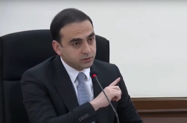 Քանդելու գործում, ոնց որ, մասնագետ եք․ Տիգրան Ավինյանը՝ քաղաքապետարանի պաշտոնյային