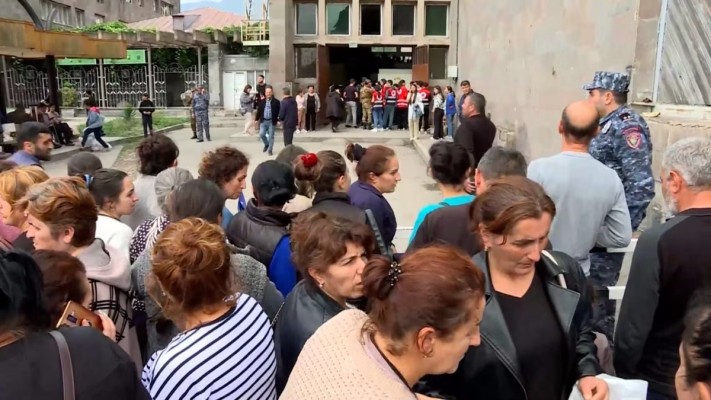 Հարկերը հուզում են իշխանություններին, արցախցիների իրավունքները՝ ոչ