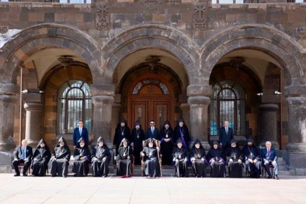 ՀՀ նախկին ՄԻՊ Արման Թաթոյանը մասնակցել է Գերագույն հոգևոր խորհրդի այսօրվա ժողովին