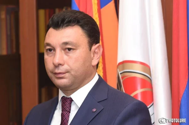 Սրանք եկան ու դարձան թուրքական շահի սպասարկուներ․ Էդուարդ Շարմազանով