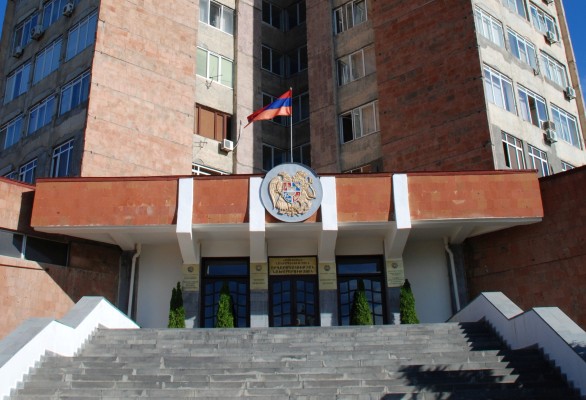 Ելք ունե՞նք. ԴԱՀԿ-ն հետապնդում է քաղաքացուն