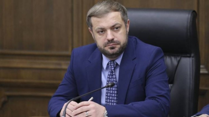 Գևորգ Պապոյանը նախարարական «կայֆերի» մեջ էր․ Հրապարակ