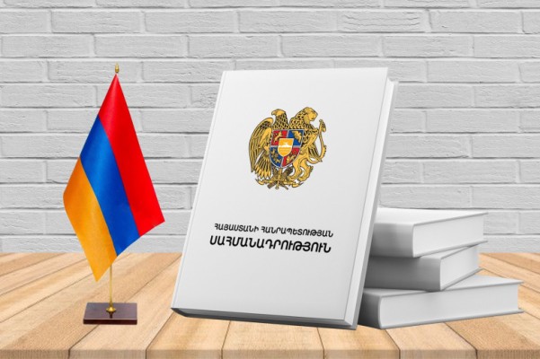 Փաշինյանը հանձնարարել է առկախել նոր Սահմանադրության շուրջ քննարկումները. Փաստ