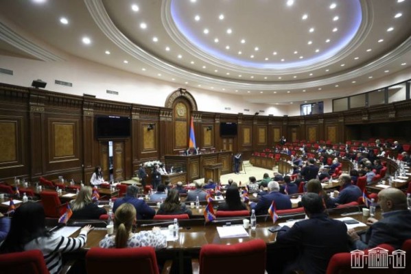 Բացահայտենք աշխարհը՝ պետբյուջեի հաշվին․ Հրապարակ