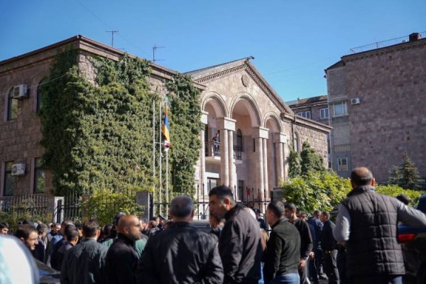Կառավարությունը մերժել է արցախցիներին․ Հրապարակ
