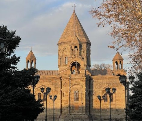 Հոգեշնորհ Տ. Հարություն վարդապետ Կիրակոսյանը նշանակվել է Մայր Աթոռի լուսարարապետի պաշտոնակատար