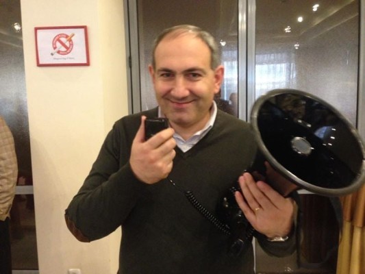 Ովքեր են իշխանության գործակիցները