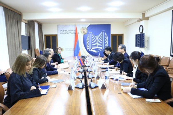 Գևորգ Պապոյանը Կորեայի ԱԳ նախարարի տեղակալին է ներկայացրել «Խաղաղության խաչմերուկ»-ը