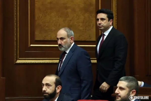 Նիկոլ Փաշինյանը վաբանկ է գնում․ Հրապարակ