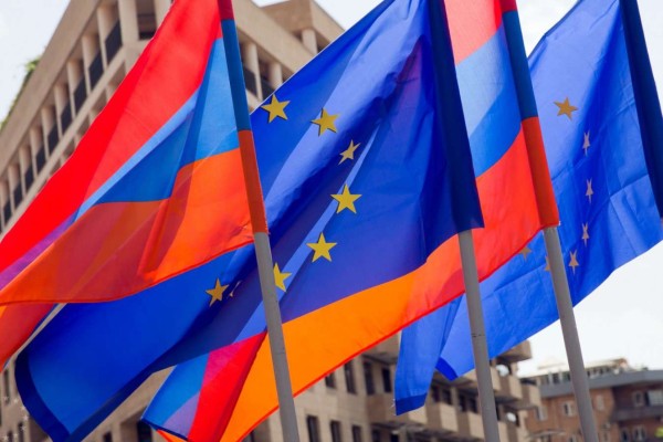 Ովքեր են վարչապետ Փաշինյանի հետ մեկնել Բրյուսել