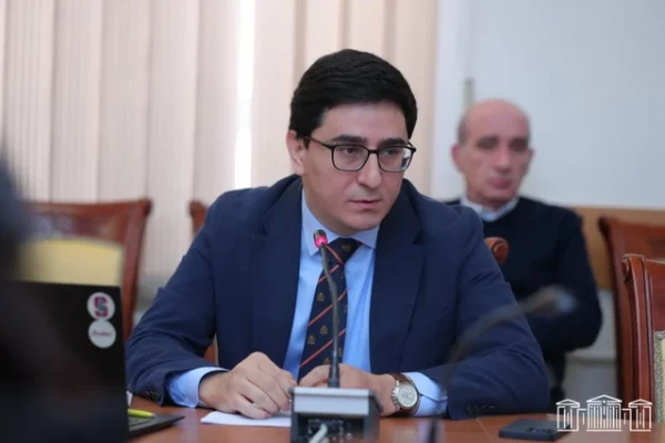 Միջազգային իրավական հարցերով ՀՀ ներկայացուցիչ Եղիշե Կիրակոսյանը մեկնում է արձակուրդ