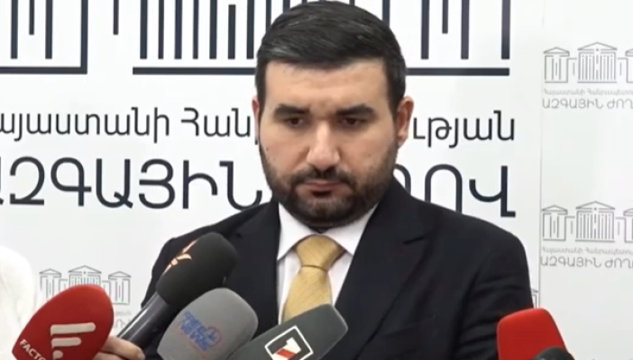 Մայր Աթոռը կլինի՞ մի օր վեր կենա՝ կուսակրոնությունից խոսա, ոչ թե «ֆեյք նյուզ» տարածի. Վահագն Ալեքսանյան