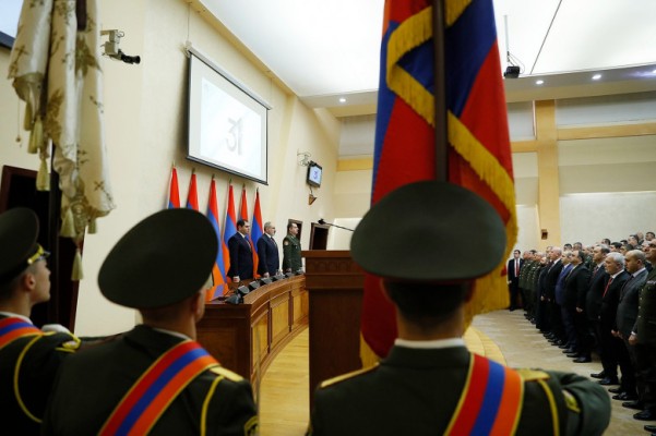 Ինչո՞ւ «կեցցե», գուցե «ելա՞կ» կամ «դըմփ-դըմփ-հո՞ւ». Փաստ