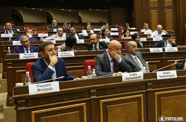 Փաշինյանի «լռությունը» վախեցնում է «ուսապարկերին»․ Հրապարակ