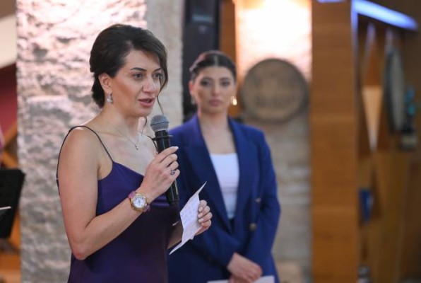 Աննա Հակոբյանին հաջողվել է 42 միլիոն դրամ հավաքել
