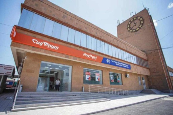 Դիմումդ չգրեցիր՝ ոստիկանություն կտանք. Գյումրիի «ՀայՓոստի» բաժանմունքի ղեկավարի դեմ սպառնալիքները շարունակվում են