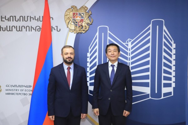 Էկոնոմիկայի նախարարն ընդունել է Ճապոնիայի դեսպանին