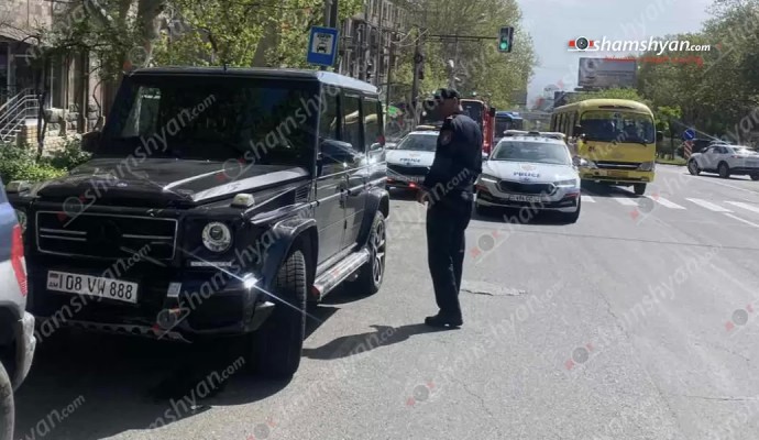Երևանում բախվել են «Mercedes G 63»-ն ու «Hyundai Elantra»-ն․ բժիշկները տեղում օգնություն են ցուցաբերել 2 երեխայի. shamshyan.com