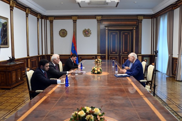 Վահագն Խաչատուրյանն ընդունել է Ֆրանսահայերի խորհրդի նախագահ Դանիել Քյուրքչյանին