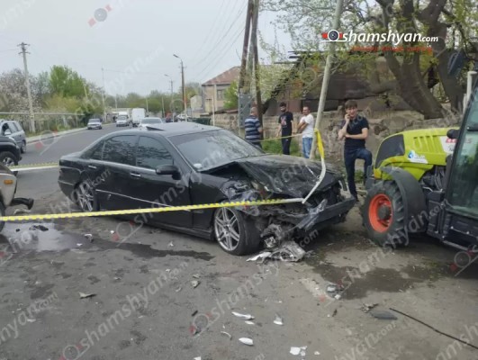 Նոր Գեղիում բախվել են «Mercedes»-ը, «06»-ն ու տրակտորը. պապը, տատը, նրանց դուստրն ու 2 անչափահաս թոռները հոսպիտալացվել են. shamshyan.com