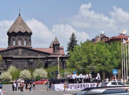 Գյումրիում շախով նշել են Փաշինյանի հնարած քաղաքացու տոնը