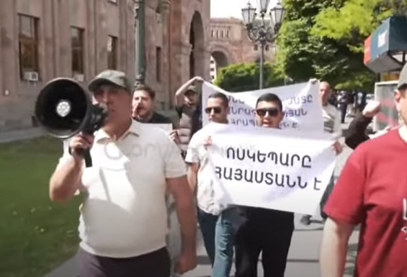 Նիկոլ Փաշինյանին կանգնեցնելու ընդամենը 1 ճանապարհ կա․ Վահագն Չախալյան