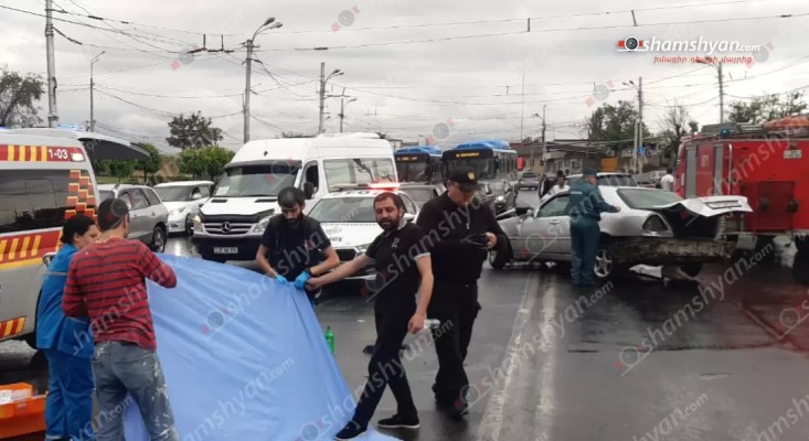 Երևանում «Երեքնուկ» կամրջի մոտ բախվել են 2 «Mercedes»-ներն ու «Opel»-ը. կա 1 զոհ, 2 վիրավոր. shamshyan.com