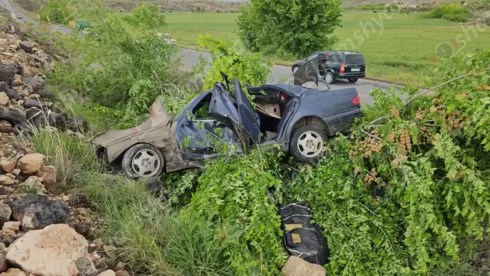 Արագածոտնի մարզում բախվել են Chevrolet-ն ու Mercedes-ը. վերջինի ոչ սթափ վարորդը, նրա կինն ու երեխան տեղափոխվել են հիվանդանոց. shamshyan.com