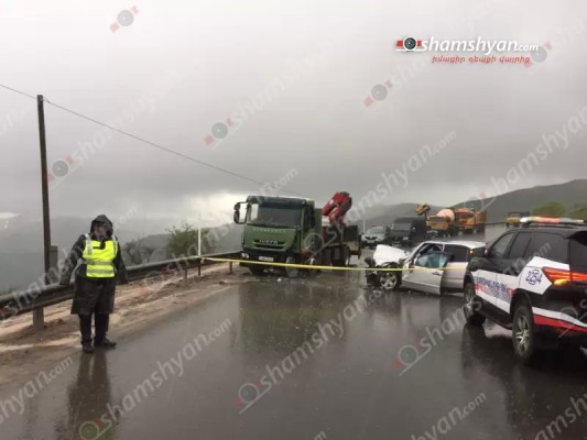 Տավուշի մարզում բախվել են «Mercedes»-ն ու «Iveco» «մանիպուլյատոր»-ը․ կա 3 վիրավոր. shamshyan.com