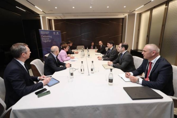 Հանդիպումներ են տեղի ունեցել Երևանում անցկացվող ՎԶԵԲ տարեկան հանդիպման և գործարար համաժողովի շրջանակում
