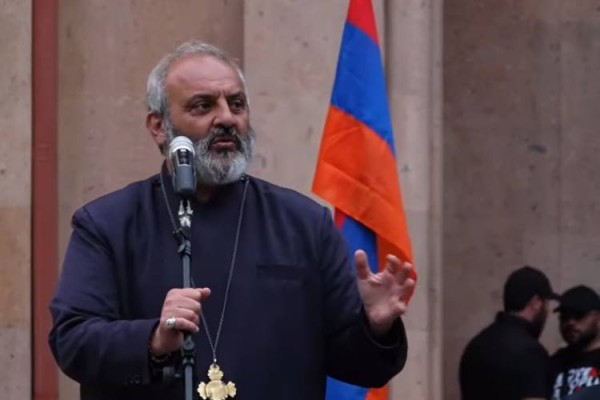 Լուծում՝ երկու քայլից․ Հրապարակ