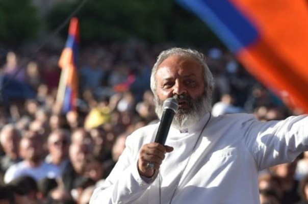 Հեղափոխակա՞ն, թե՞ պահպանողական. ինչ ուղի կընտրի Սրբազանը  