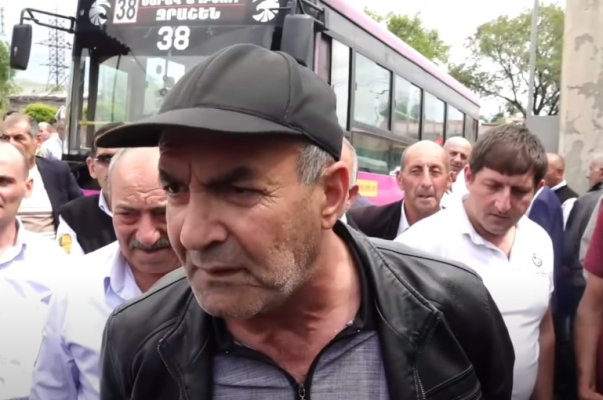 «Երևանի ավտոբուս» ընկերության վարորդները գործադուլ են անում, պահանջում են վերականգնել իրենց նախկին ղեկավարներին