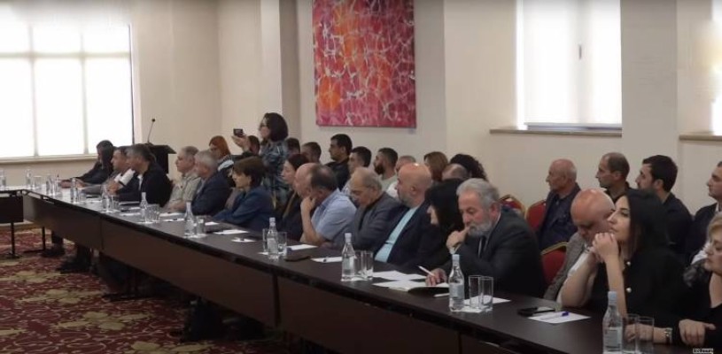 Առանց Շահրամանյանի․ Հրապարակ
