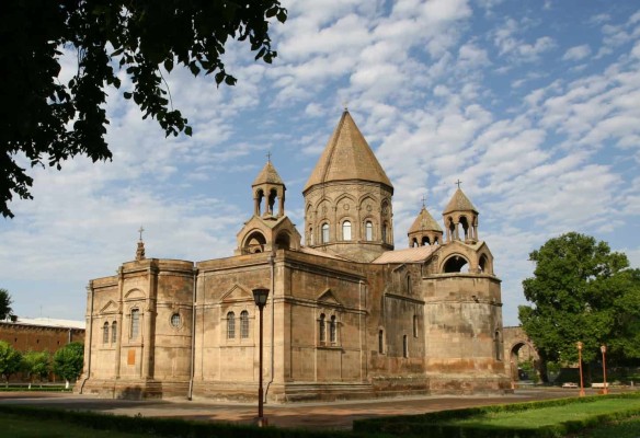 Իշխանությունը մերկապարանոց մեղադրանքներ է հնչեցնում Եկեղեցու հասցեին․ Մայր Աթոռ