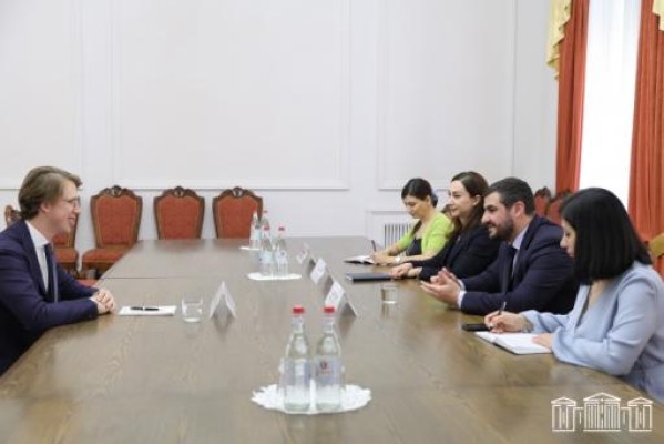ԱԺ-ում հյուրընկալվել է Միջազգային իրավական համագործակցության կենտրոնի ծրագրի ղեկավարը