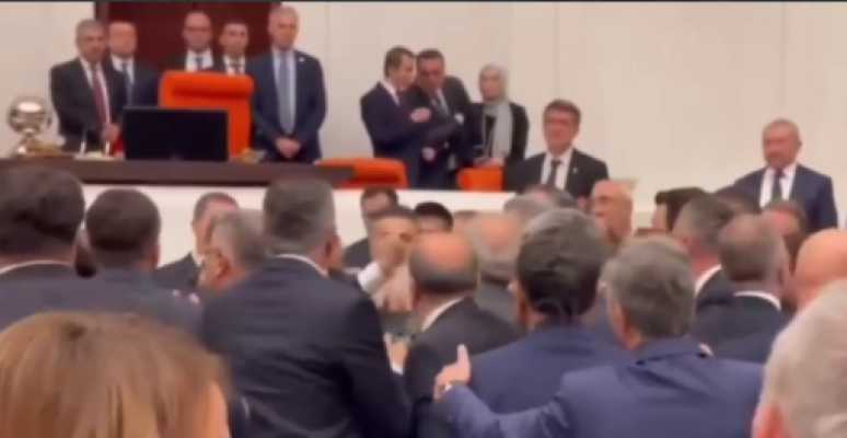 Թուրքիայի խորհրդարանում պատգամավորների միջև ծեծկռտուք է տեղի ունեցել