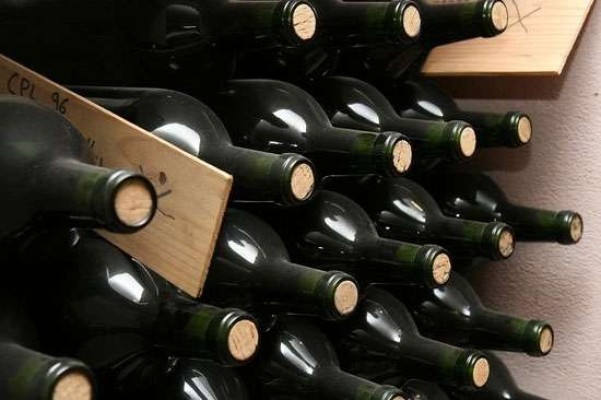 Գողացած խմիչքի 3 շշերից 2-ը վերադարձրել է, մեկը դանակի սպառնալիքով հափշտակել