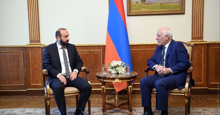 Ինչո՞ւ է Նախագահը շնորհակալություն հայտնում ԱԳ նախարարին  