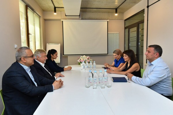 Աննա Հակոբյանը Հ1-ն ու «Արմենպրեսը» ծառայեցնում է իրեն