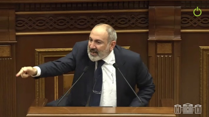 ԼՂ ժողովրդին բերել եք ցույցի մատերիալ՝ 5000 դրամով. «հավասարակշռված» Փաշինյանը չկարողացավ զսպել իրեն
