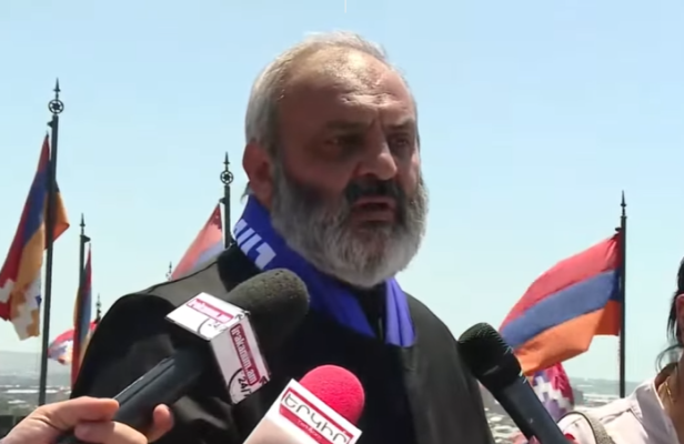 Իրավունք չունենք Եռաբլուրը գերեզմանատան վերածելու, մենք այցելում ենք որպես ուխտատեղի. Բագրատ Սրբազան