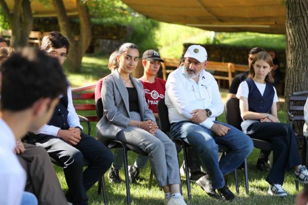 Նիկոլ Փաշինյանը հայկական սրբությունների դեմ հերթական ոտնձգությունն է արել․ Հրապարակ