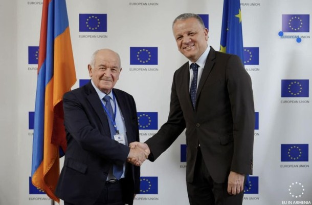 Քաղաքացիական ավիացիայի կոմիտեի նախագահը հանդիպել է Վասիլիս Մարագոսի հետ