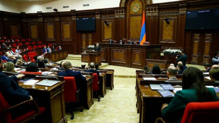 Արտահերթից առաջ և հետո՝ ռելաքս. Հրապարակ