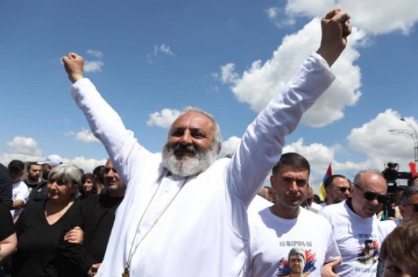 Ամեն ինչ ու միանգամից չի լինում, սուտ է