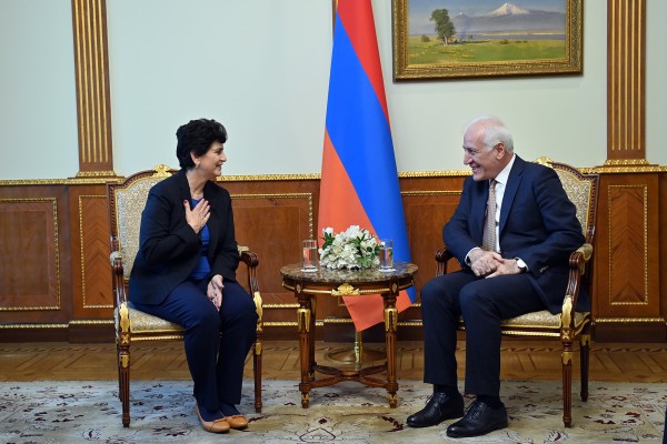 Նախագահն ընդունել է Հայ մշակութային և գիտական ընկերակցության հիմնադրամի փոխնախագահ Մերի Փափազյանին