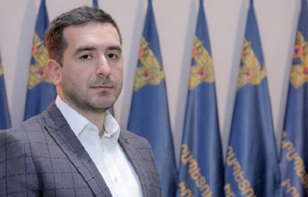 Իրավապահները մտել են Արաբկիրի թաղապետարան