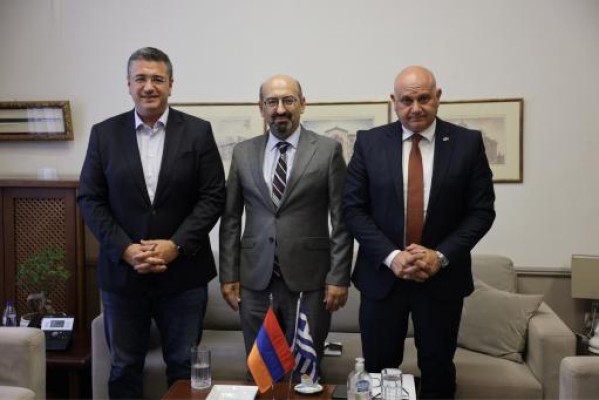 Տիգրան Մկրտչյանը հանդիպել է Կենտրոնական Մակեդոնիայի տարածաշրջանի կառավարիչ Ապոստոլոս Ձիձիկոստասի հետ
